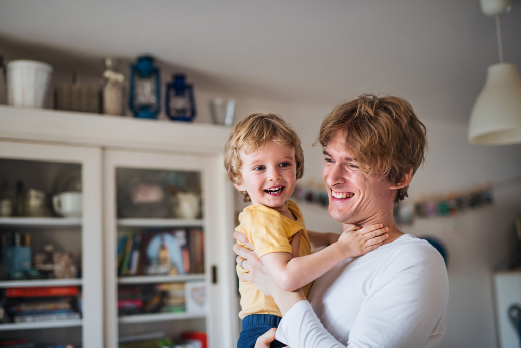 A happy father with a toddler son at home. by Jozef Polc on 500px.com