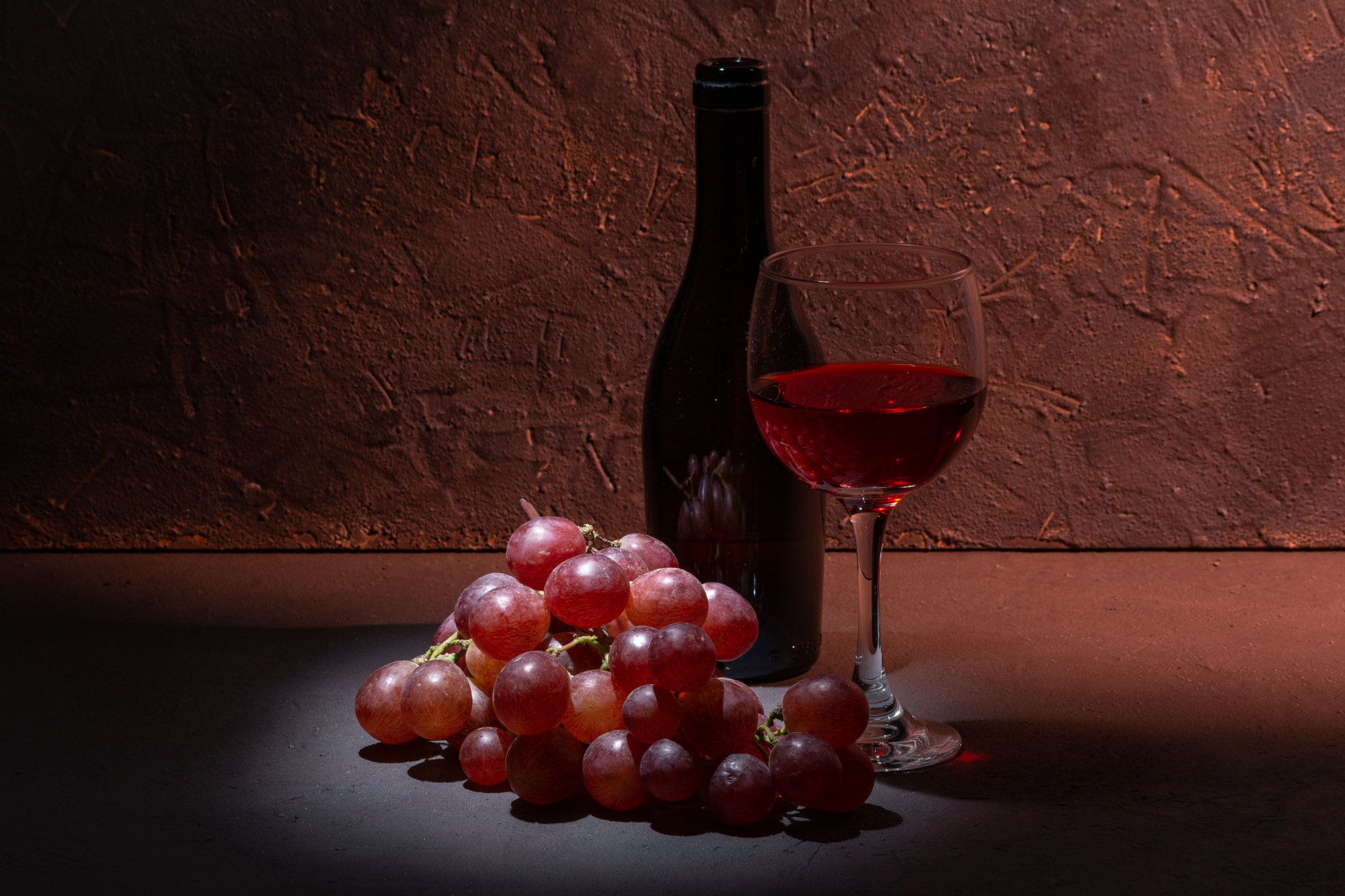 Glass of wine and grapes