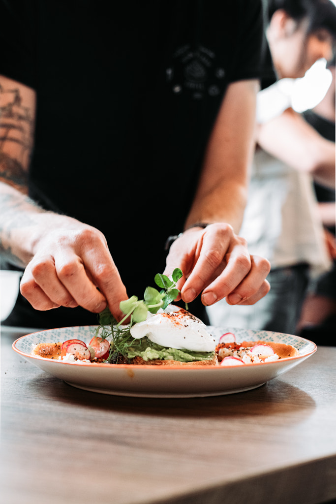 Chef prepares delicious vegetarian dish by flyinghamstercreative on 500px.com