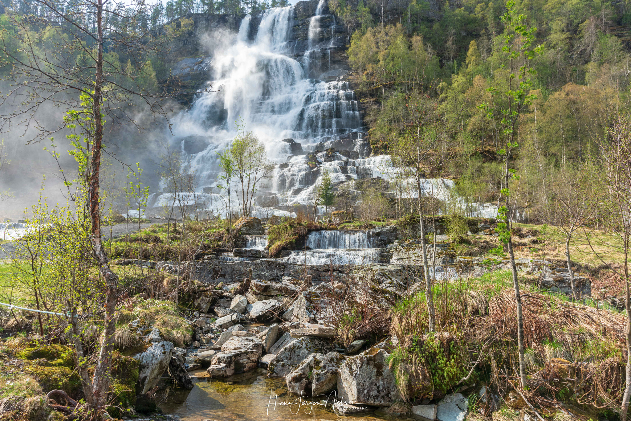 Tvindefossen waterfall