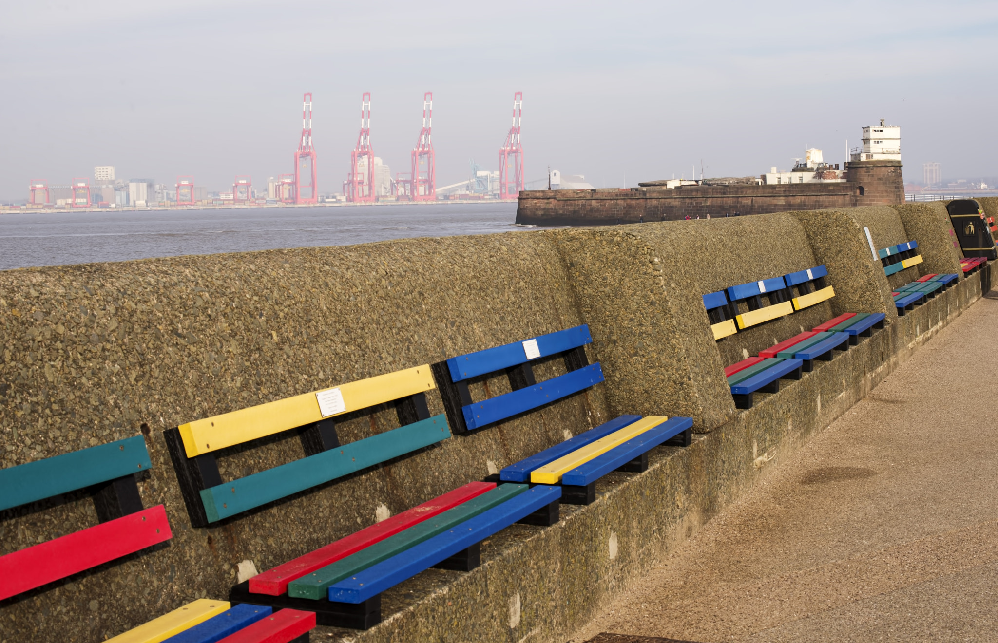 Seats  And Cranes (1)