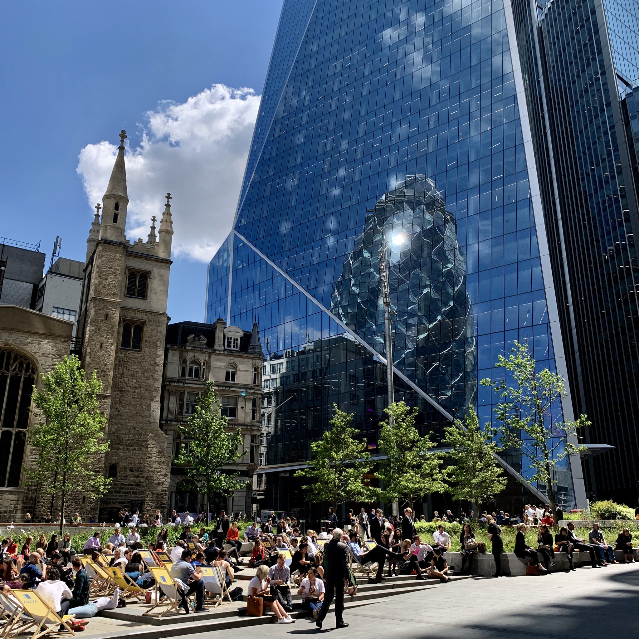 City workers al fresco