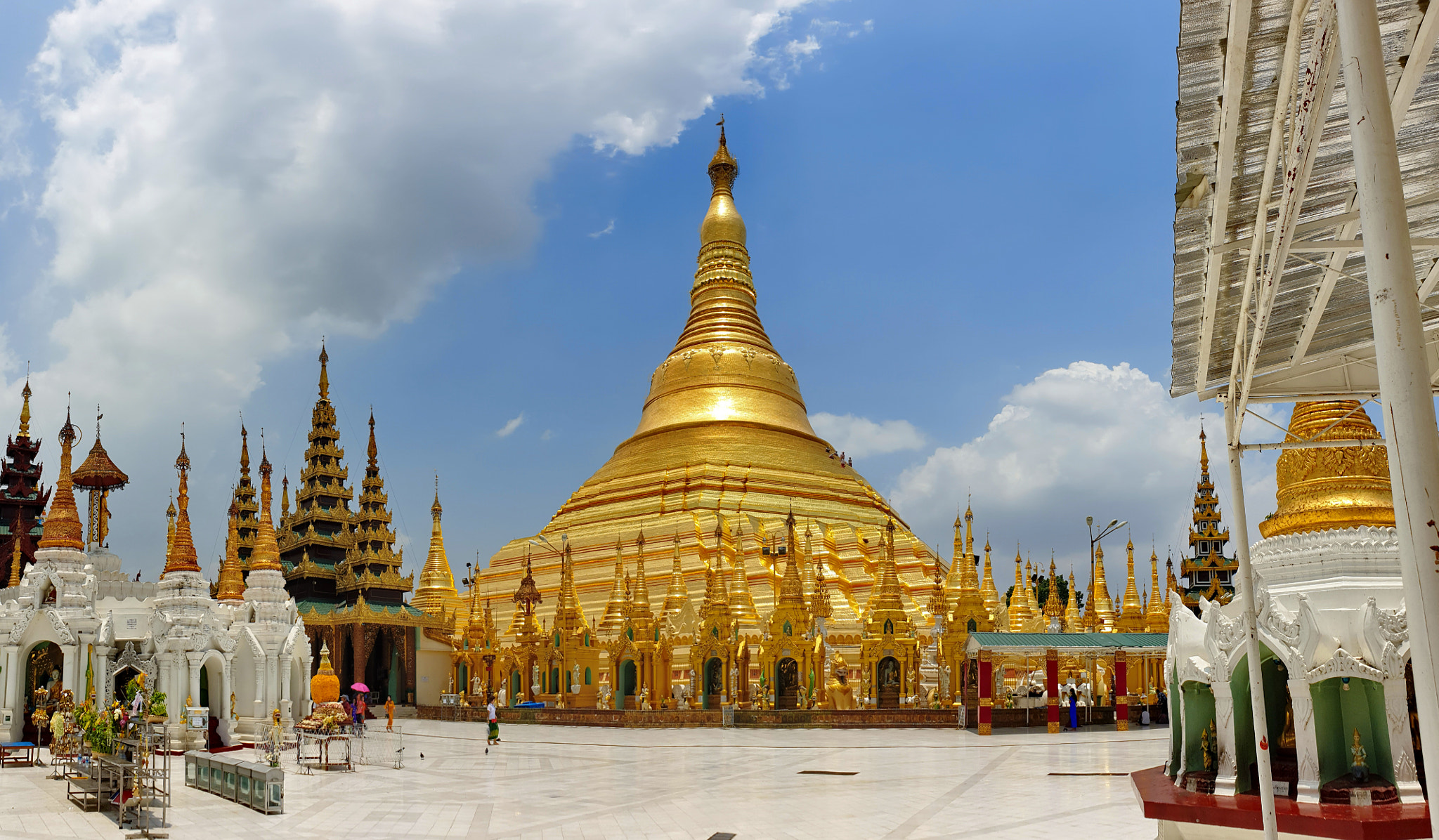 Shwedagon pagoda.