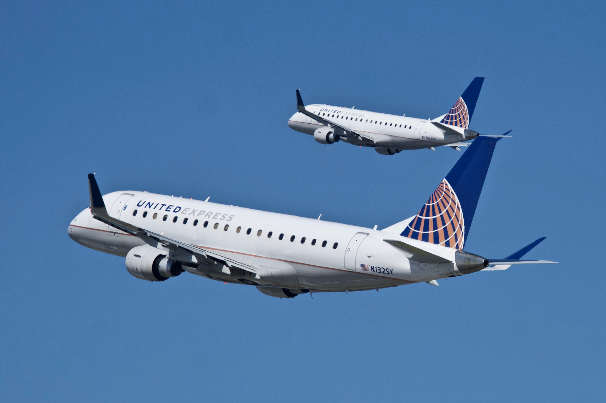 United Express Skywest Airlines 2015 Embraer 170LR c/n 17000451 departing runway 01 at San...