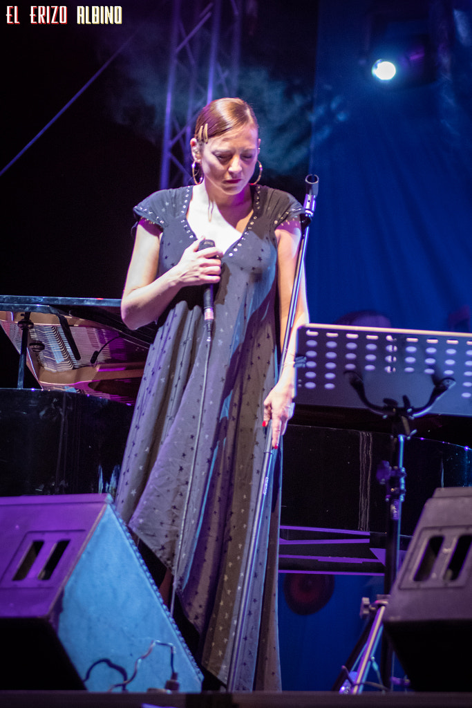 Marlango (Veranos de Pozuelo, 06.07.209) by Erizo Albino on 500px.com