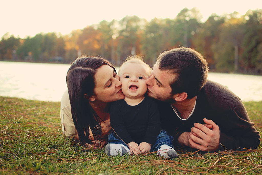 kiss from mom and dad by Jennifer Blake / 500px