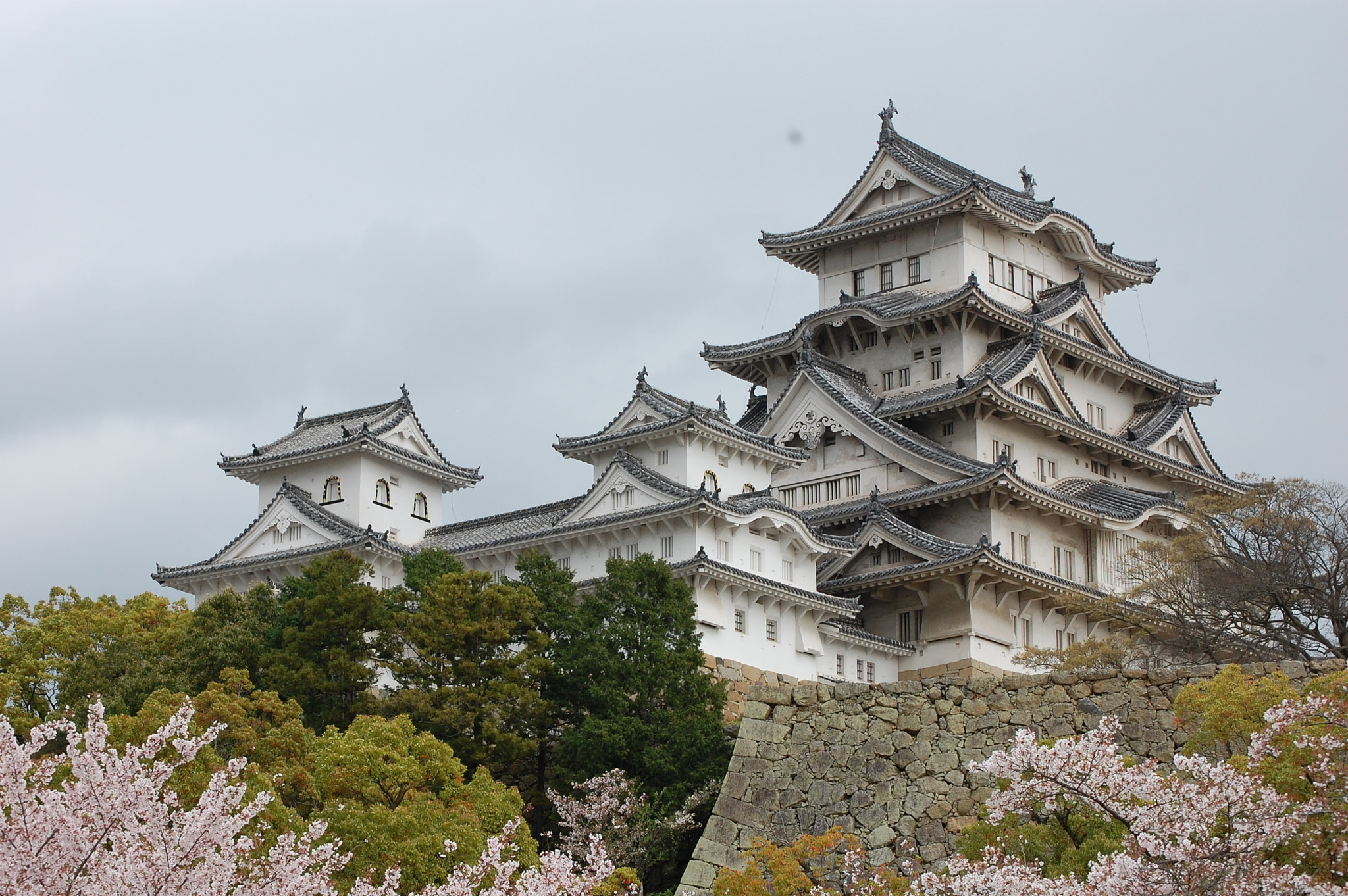 Himeji Castle by AO Michi Photo 31642307 / 500px
