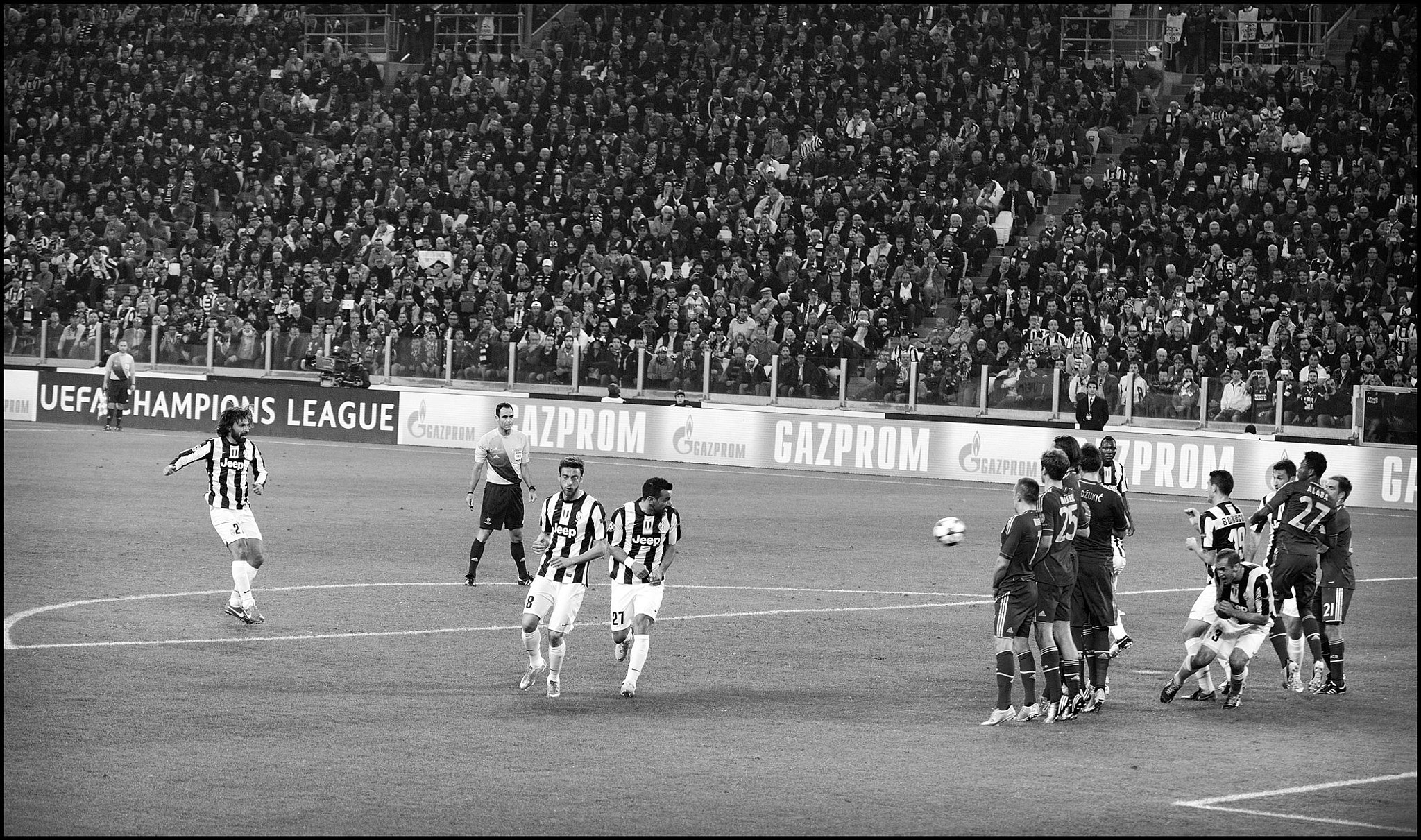 Pirlo free kick,Juventus v Bayern Munich.