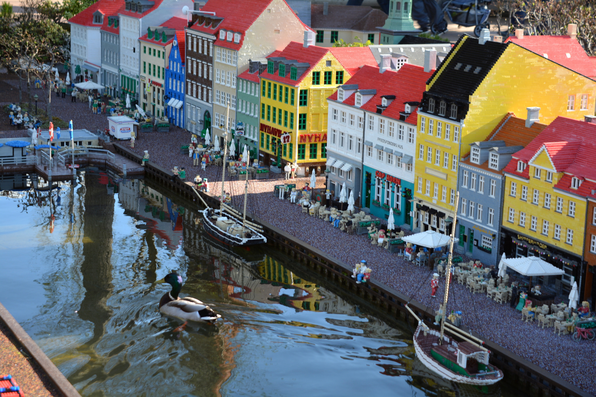 Giant duck in Nyhavn