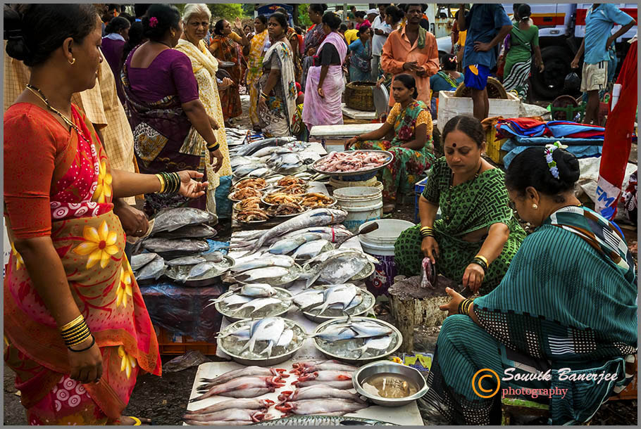 Fish Market in Mumbai by Souvik Banerjee / 500px
