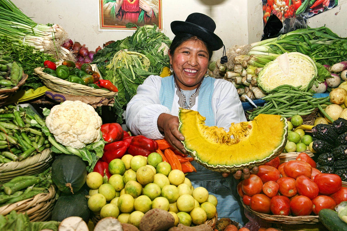 Vendedora de frutas by Alfredo Camacho Photo 42083160 / 500px