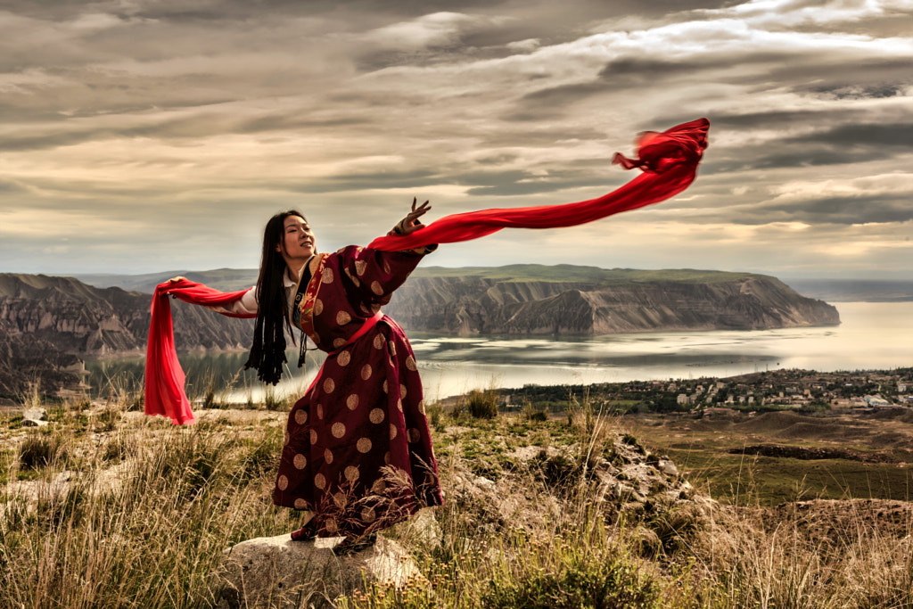 Tibetan Girl's Hada Dancing