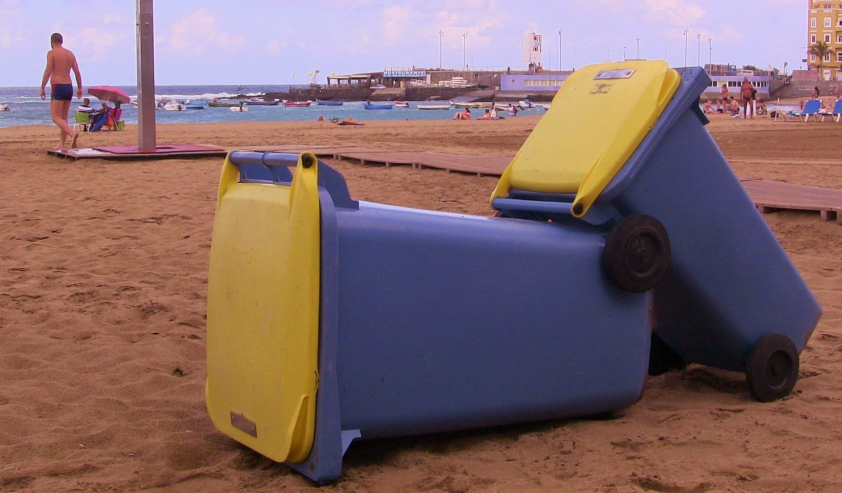 how little garbage cans are made