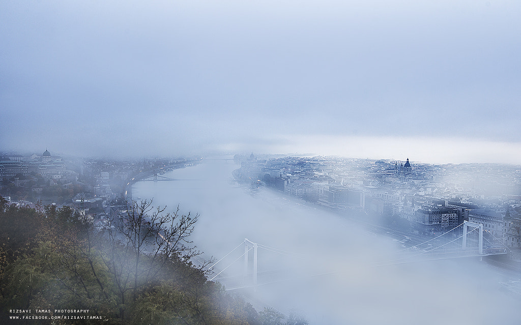 Heavy fog over Budapest by Rizsavi Tamás on 500px.com
