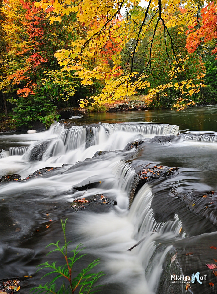 Nikon AF-S Nikkor 16-35mm F4G ED VR sample photo. Autumn at bond falls michigan's upper peninsula photography