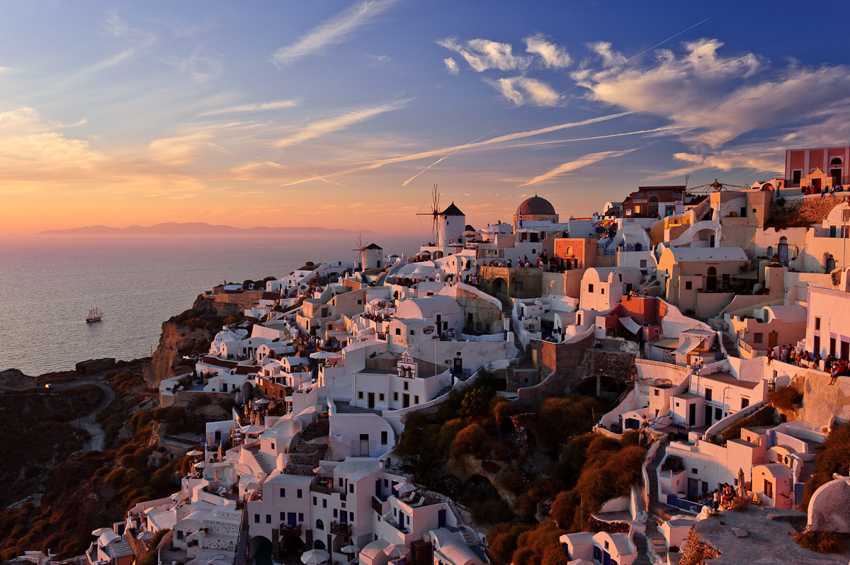 Nikon AF-S Nikkor 17-35mm F2.8D ED-IF sample photo. Sunset in oia photography