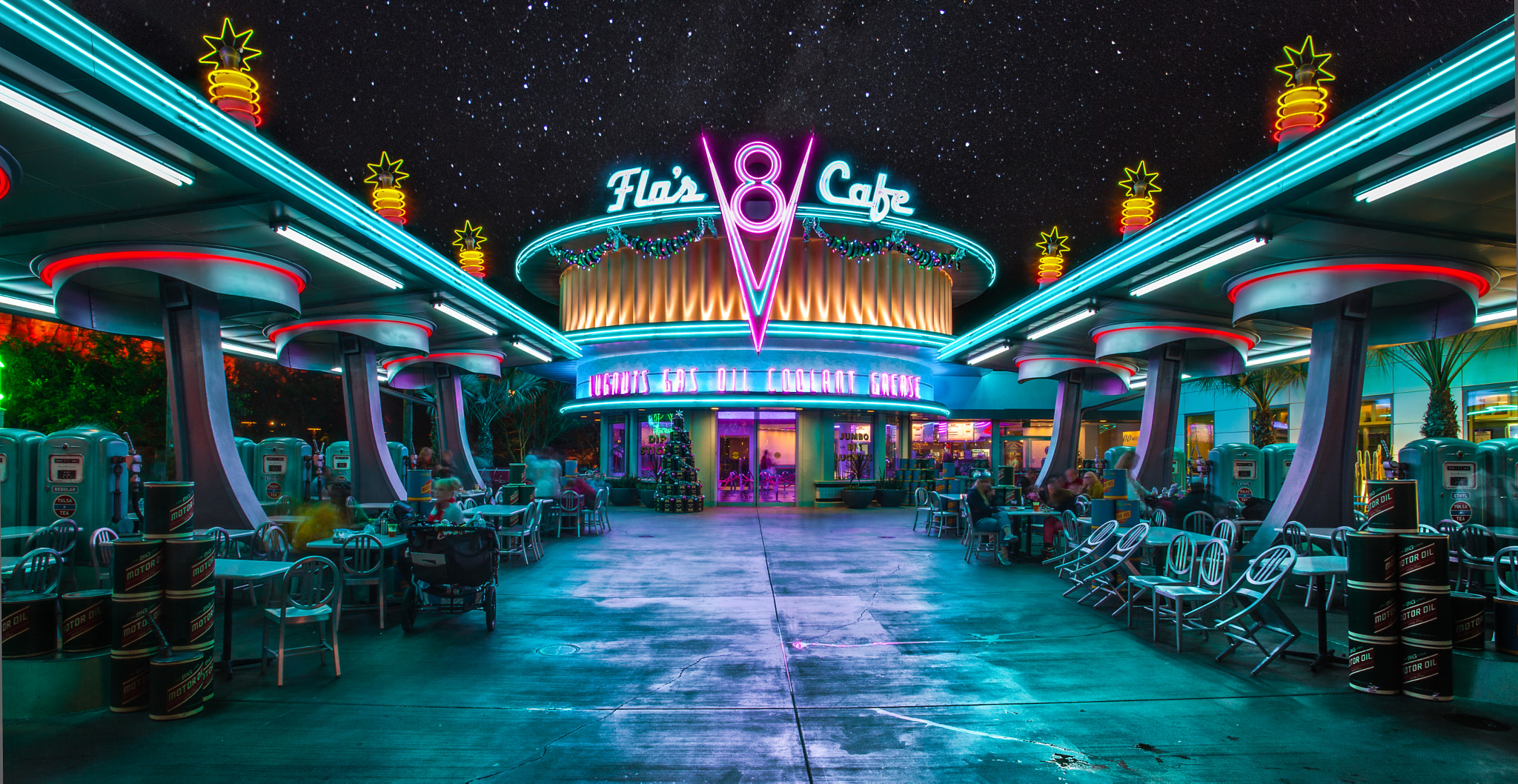 Flo's V8 Cafe by Robert Baldwin / 500px