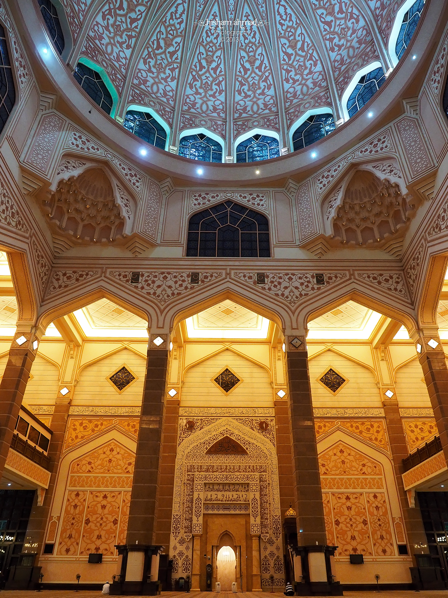 Masjid Putra - The Interior