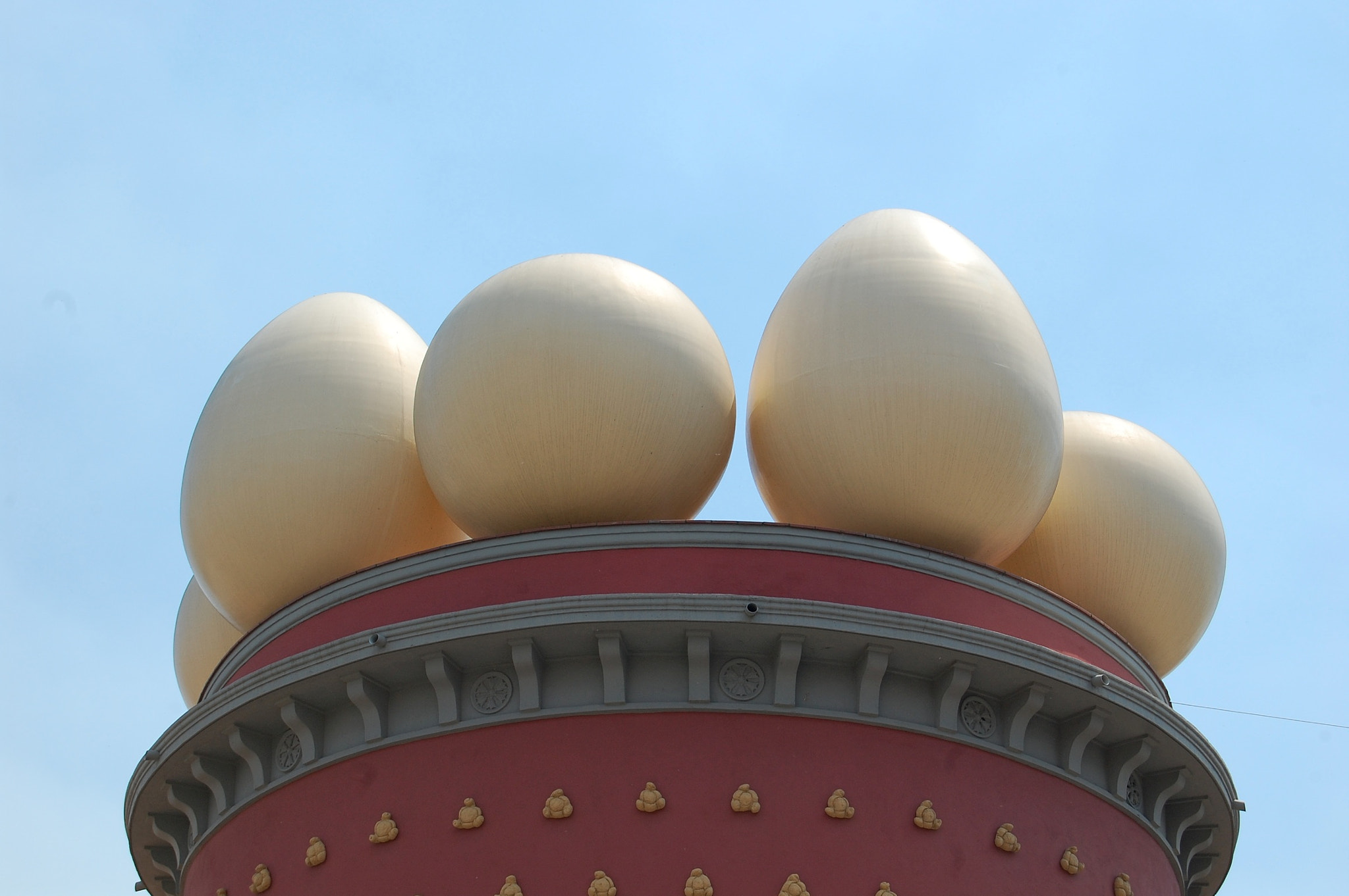 Salvador's Eggs
