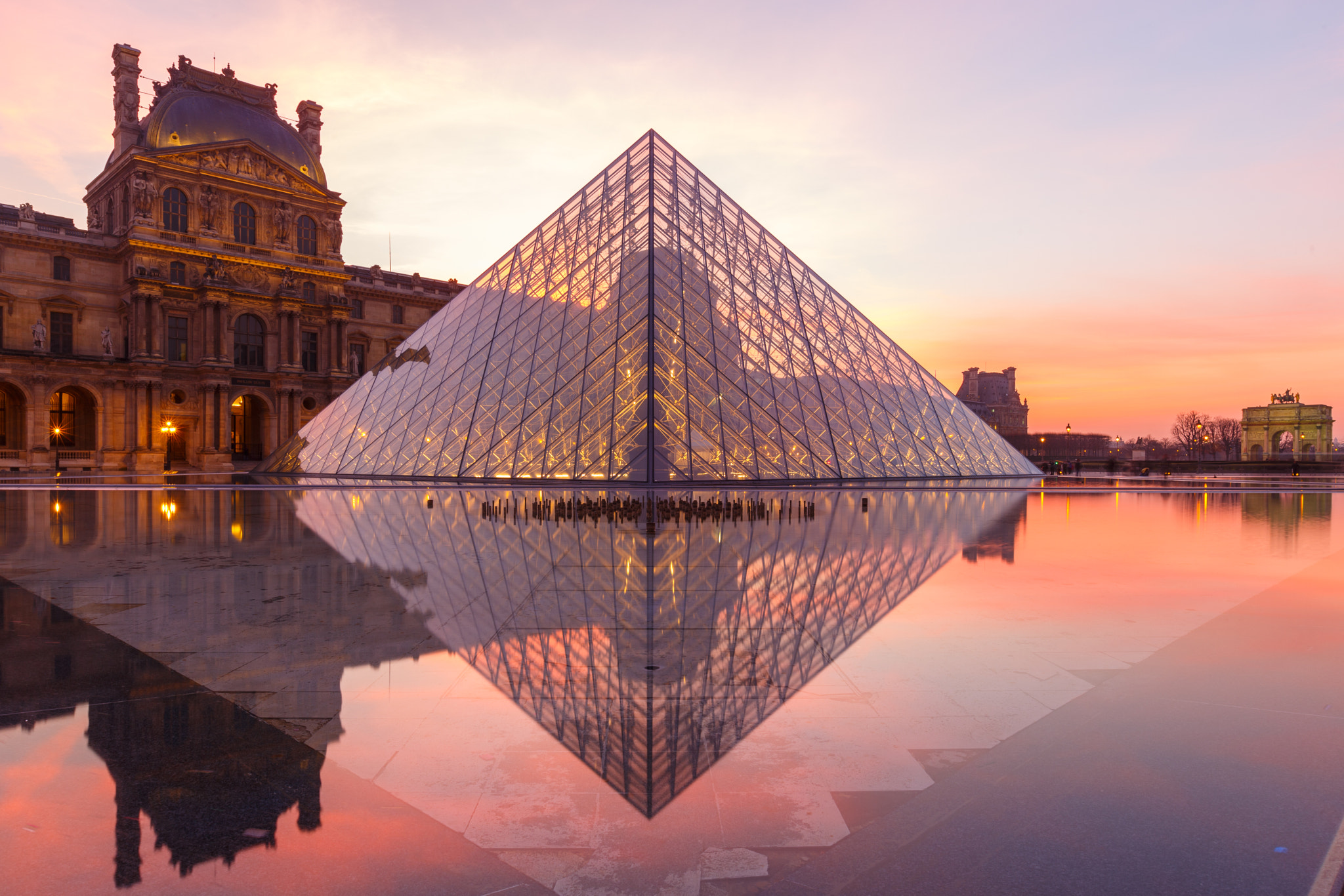 Pink Dusk on Pyramide du Louvre by Loïc Lagarde - Photo 55503514 / 500px