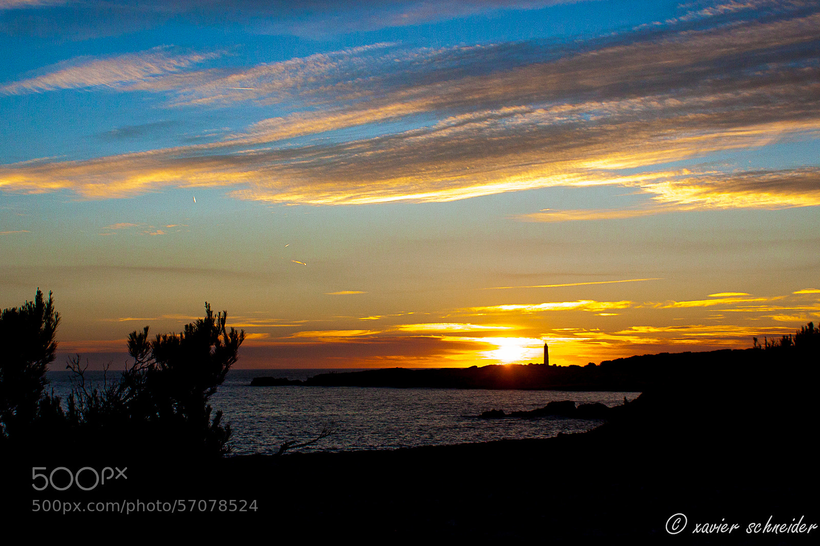 Canon EOS 500D (EOS Rebel T1i / EOS Kiss X3) sample photo. Phare sur coucher de photography