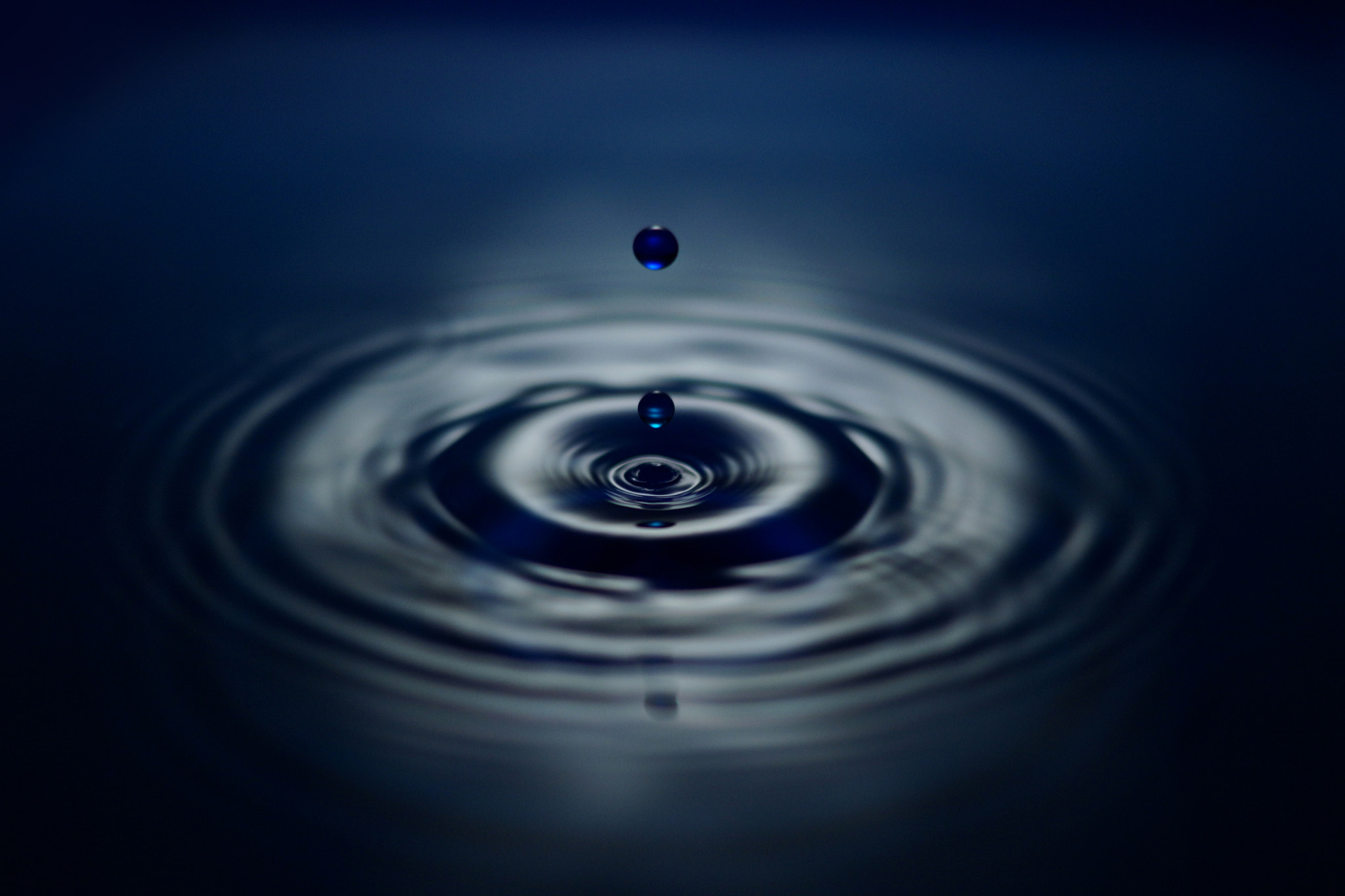 Sony SLT-A77 + Sony DT 50mm F1.8 SAM sample photo. Dark blue photography