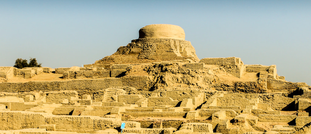 Budha Stupa at Mohenjo-daro, Pakistan by Sanjay Bhagia on 500px.com