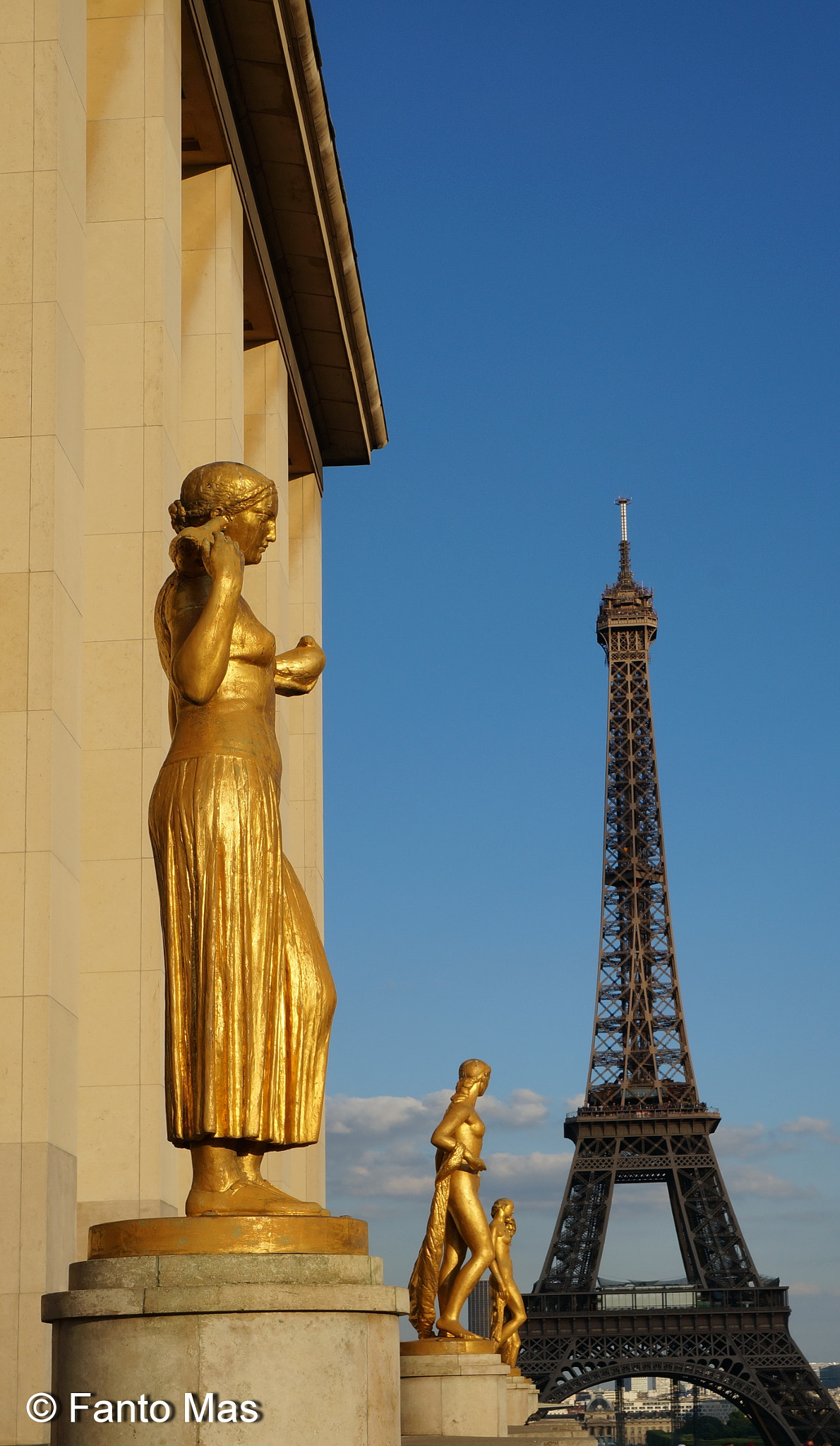Sony E 18-55mm F3.5-5.6 OSS sample photo. Trocadero photography