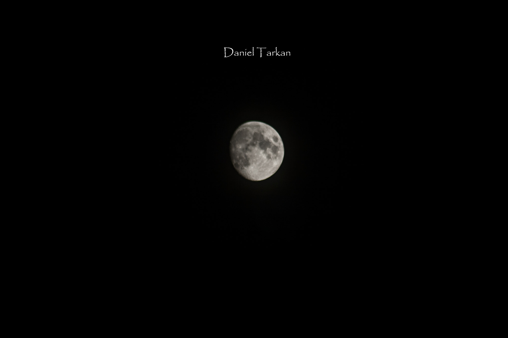 Canon EOS 400D (EOS Digital Rebel XTi / EOS Kiss Digital X) sample photo. The moon photography