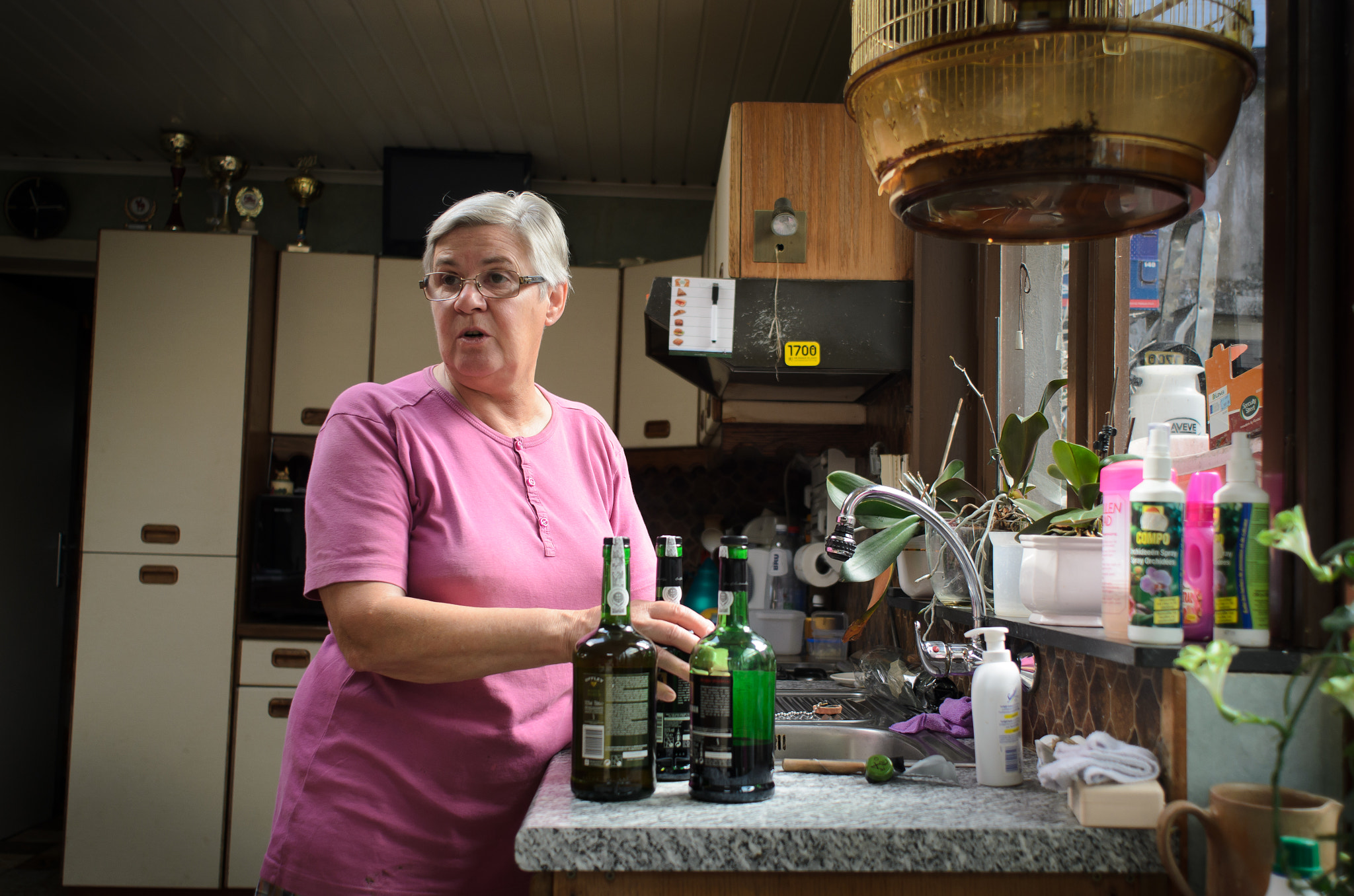 Nikon D7000 + Nikon AF Nikkor 24mm F2.8D sample photo. Christiane in the kitchen photography
