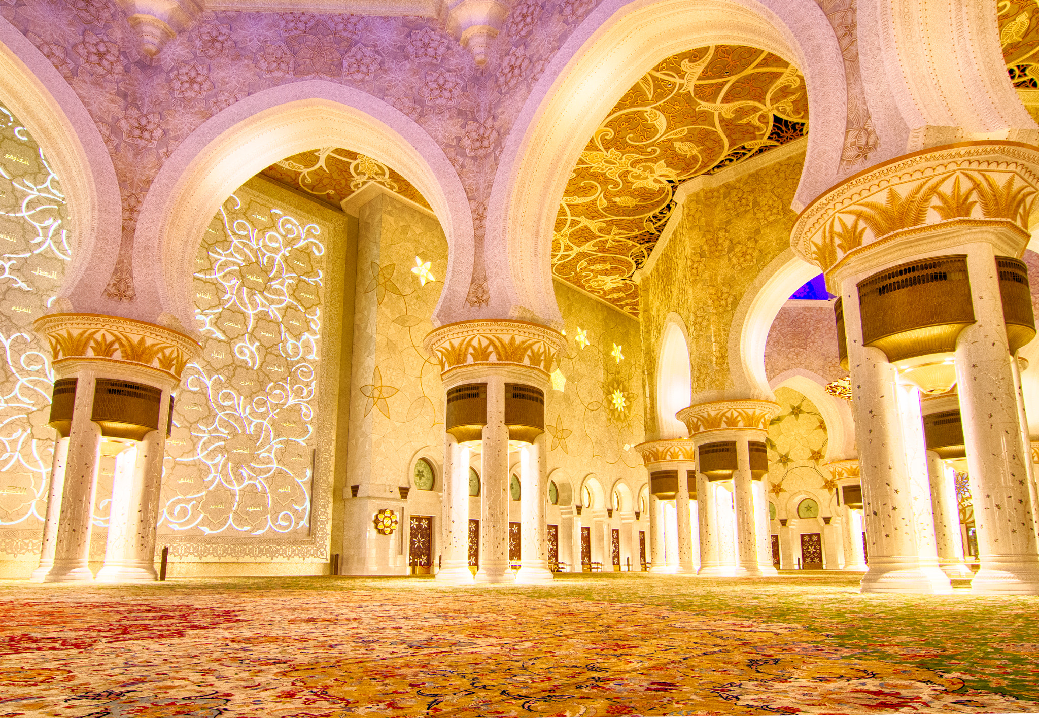 Golden! @ Sheikh Zayed Mosque