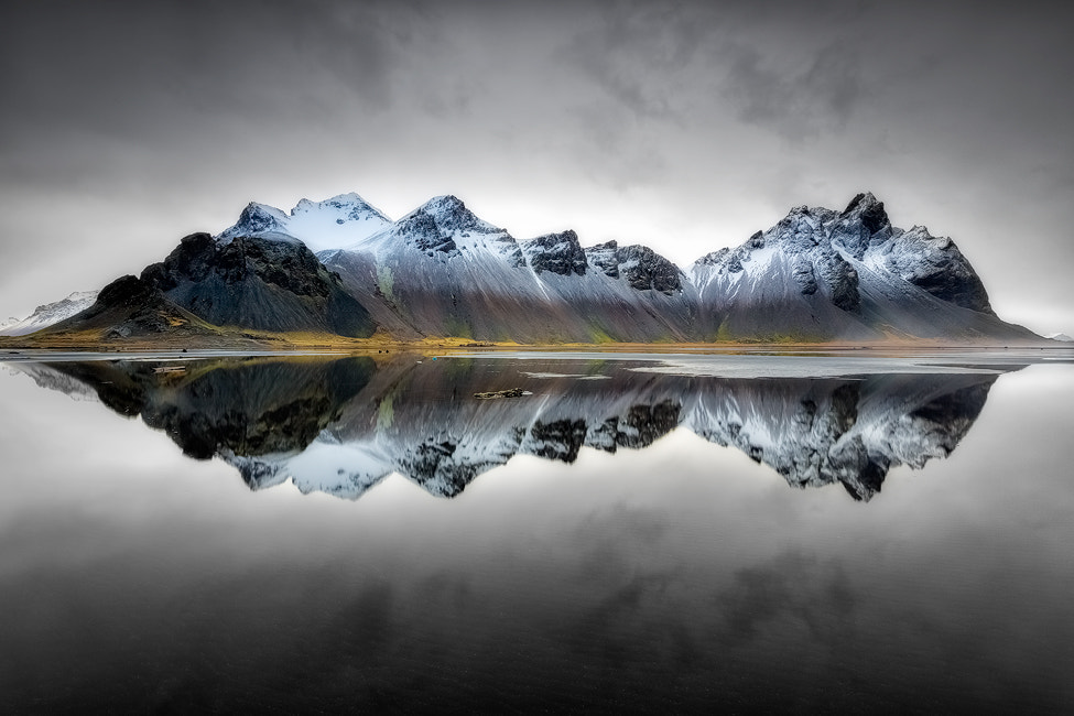 Vesturhorn Reflection, автор — Eddie Lluisma на 500px.com