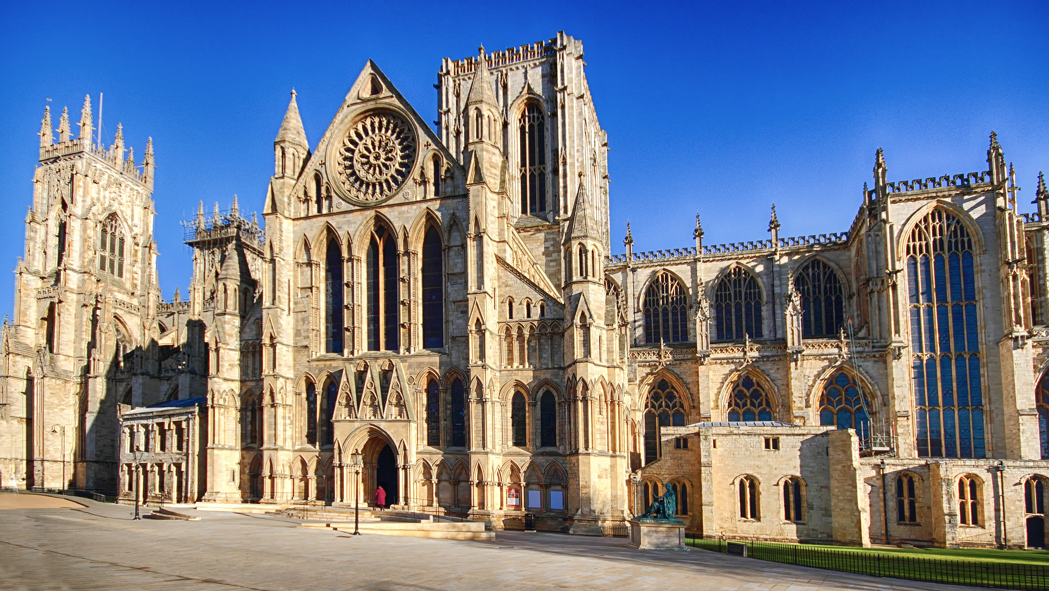 York Minster by Lewis Outing / 500px