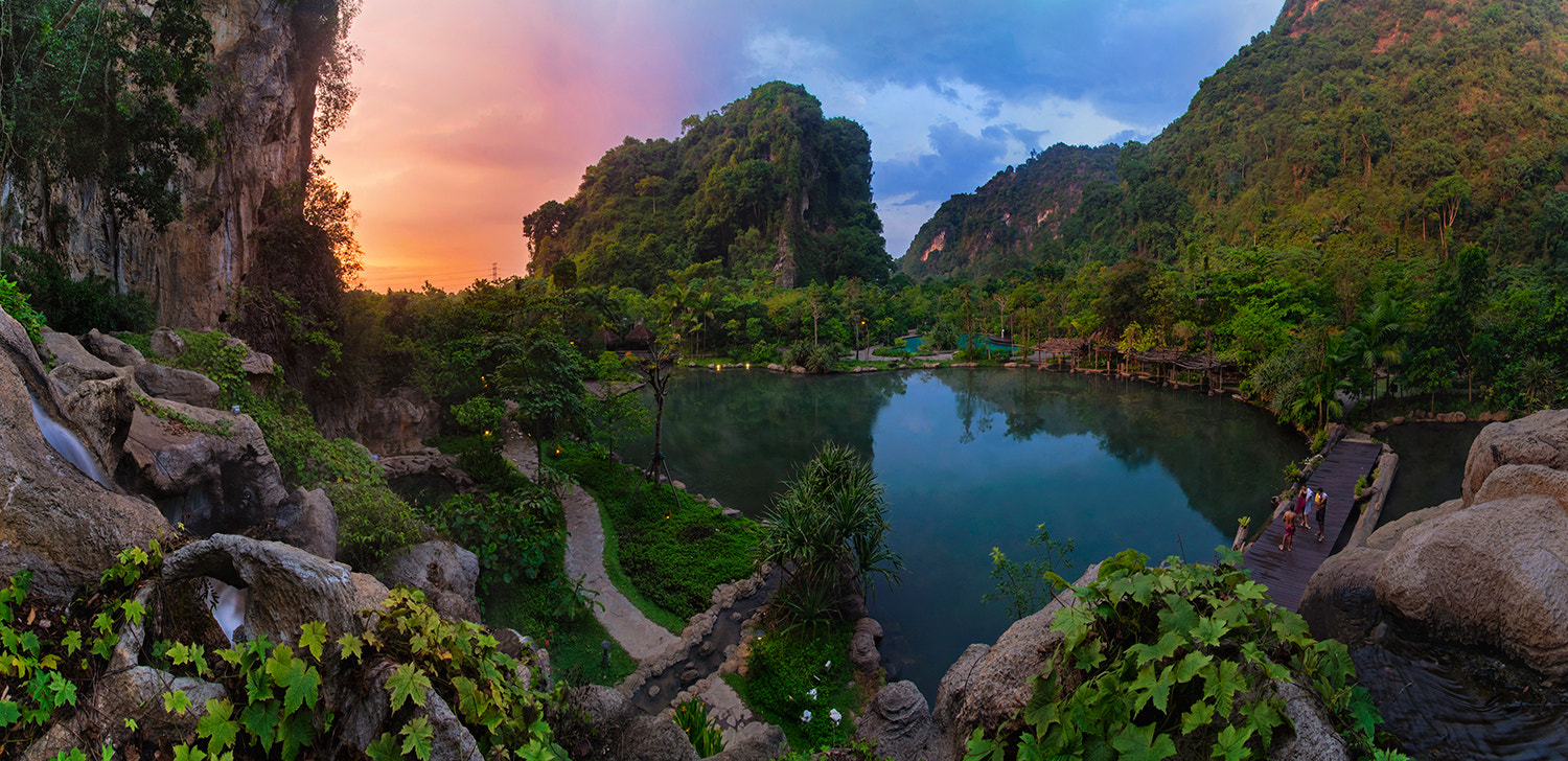 Hot Spot of Banjaran Hotspring by Jose Hamra / 500px
