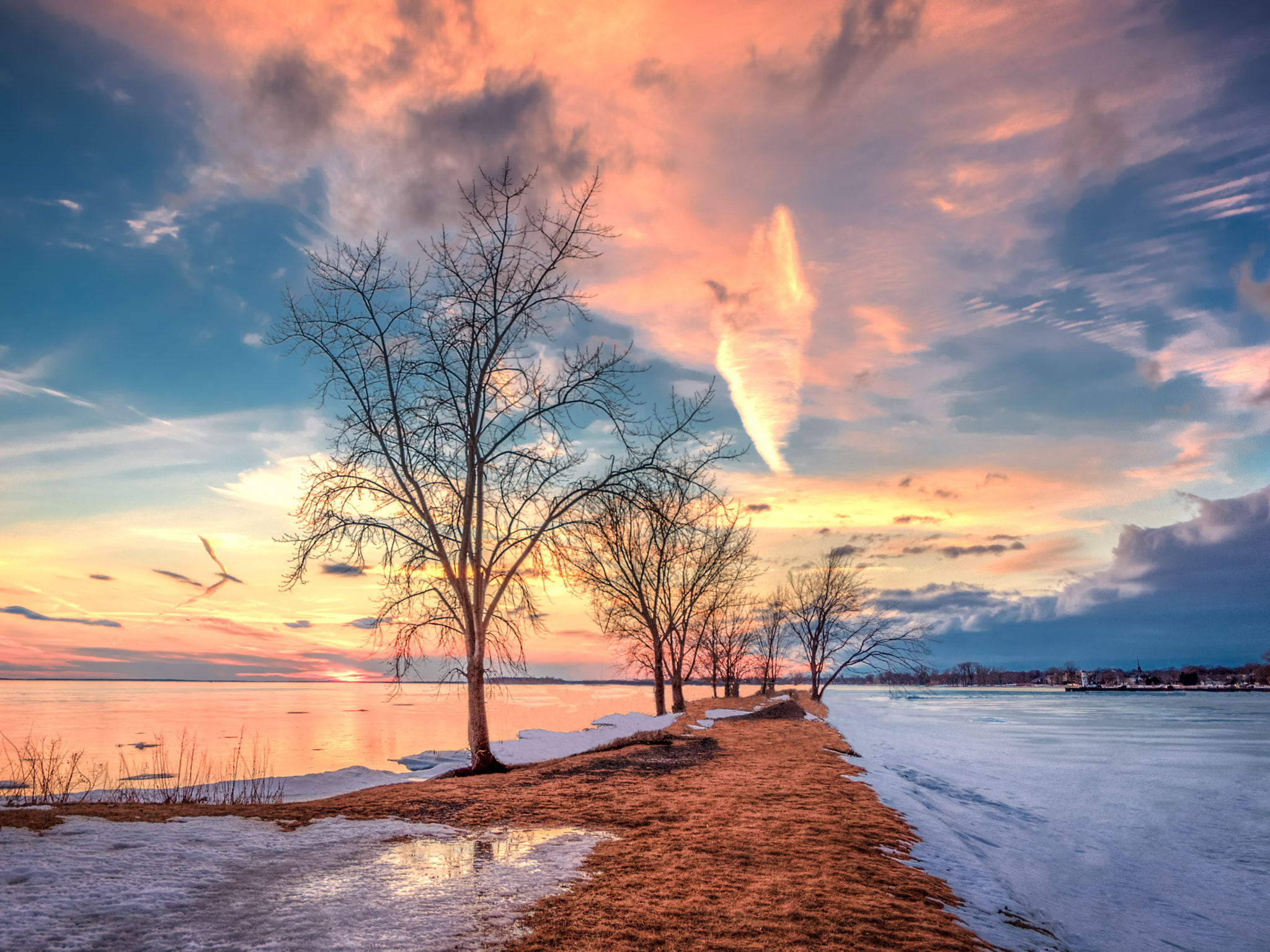 Extreme Sunset at Saint Lawrence River