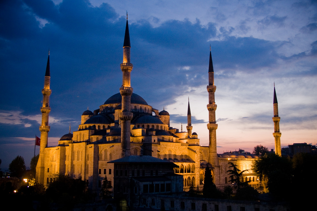 Photograph Sunset at the Blue Mosque by Daniel Rodríguez Molowny on 500px