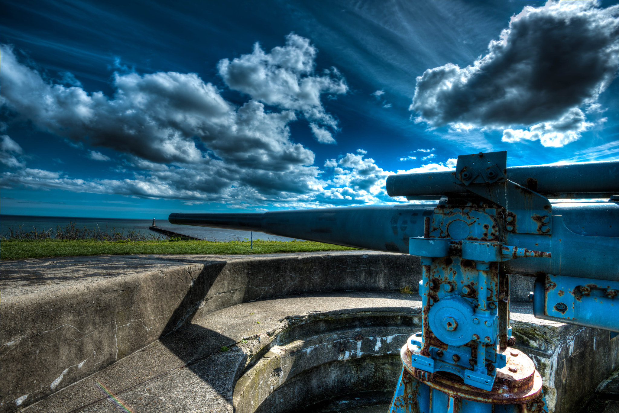 Gun battery