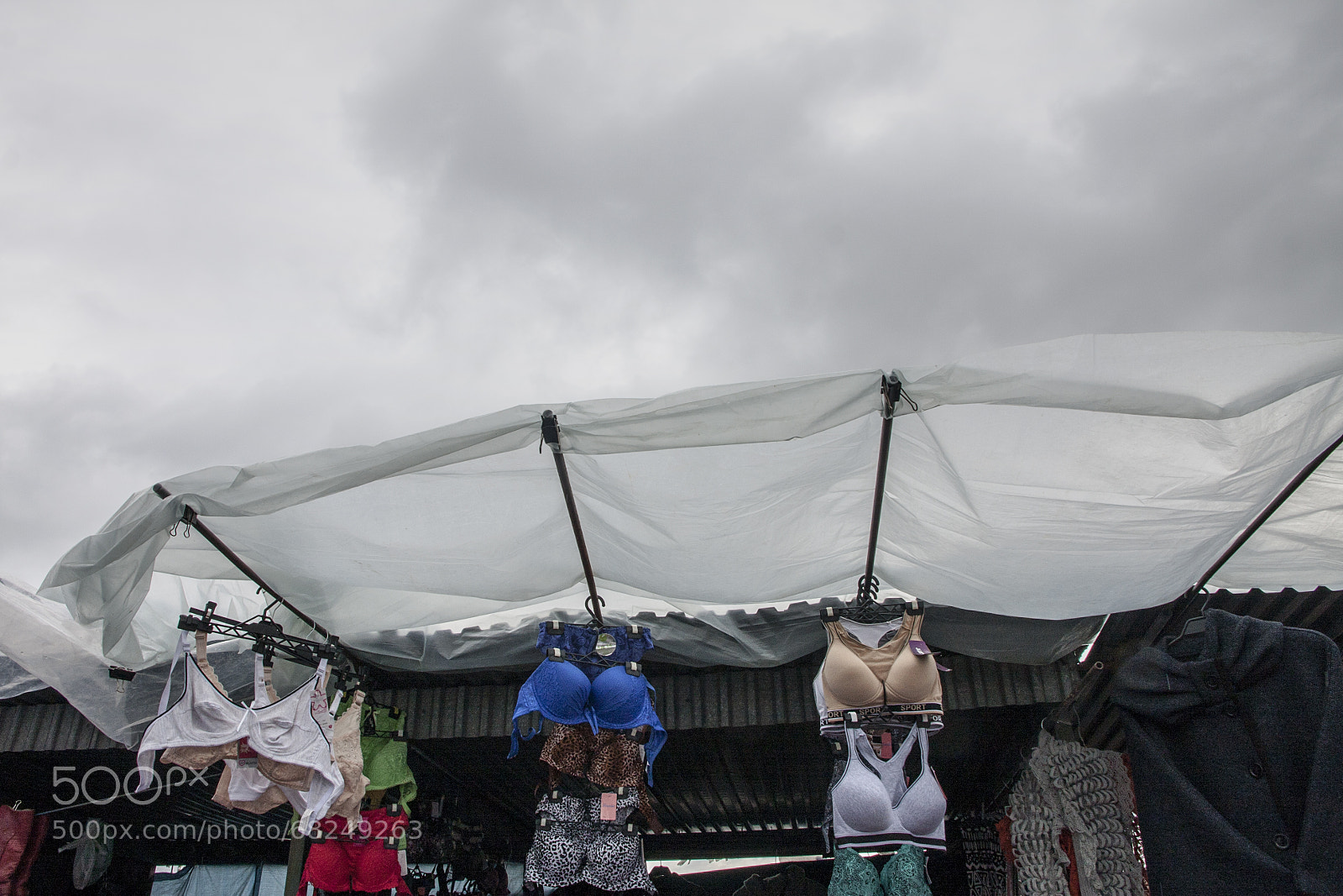 Canon EOS 40D sample photo. Buying in clouds photography