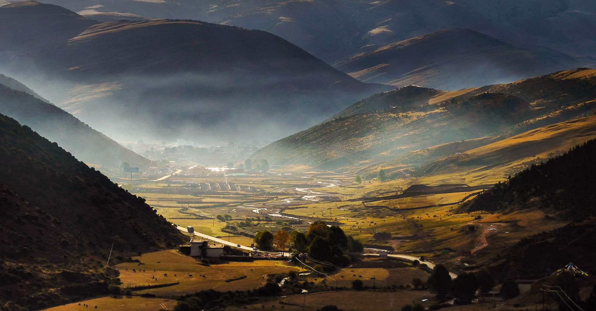 Morning of Makrhan - 芒康晨曦