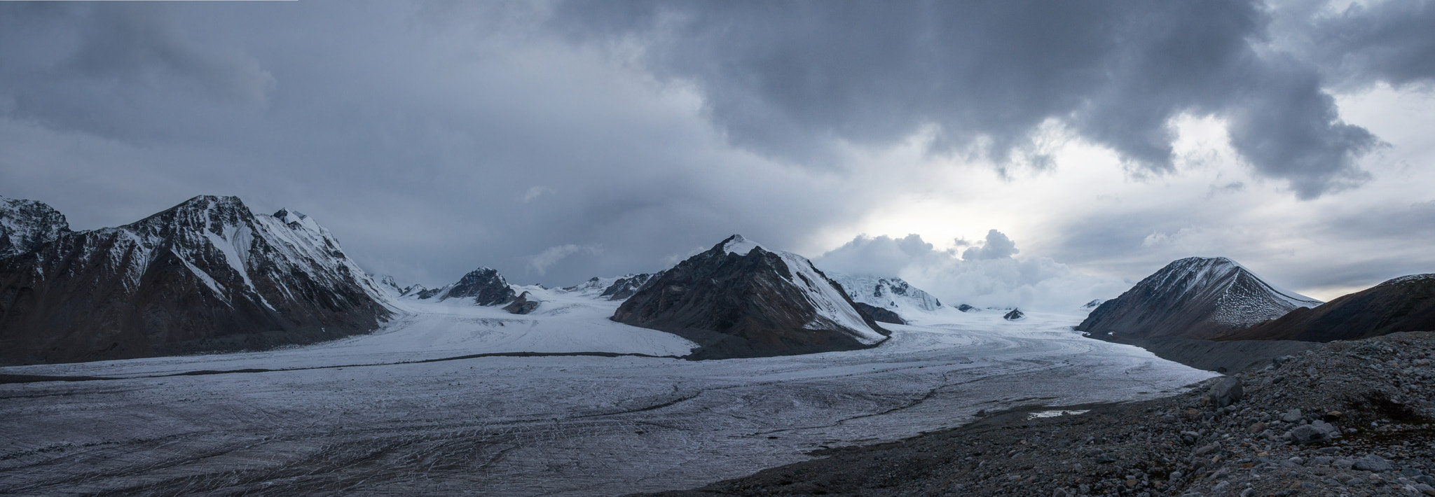 Sony Alpha DSLR-A550 + Sony DT 18-250mm F3.5-6.3 sample photo. Mongolian glaciers 2 (panorama) photography