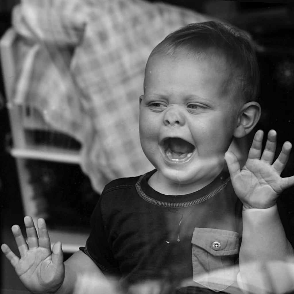 Child proof window by Gustav Hedberg / 500px