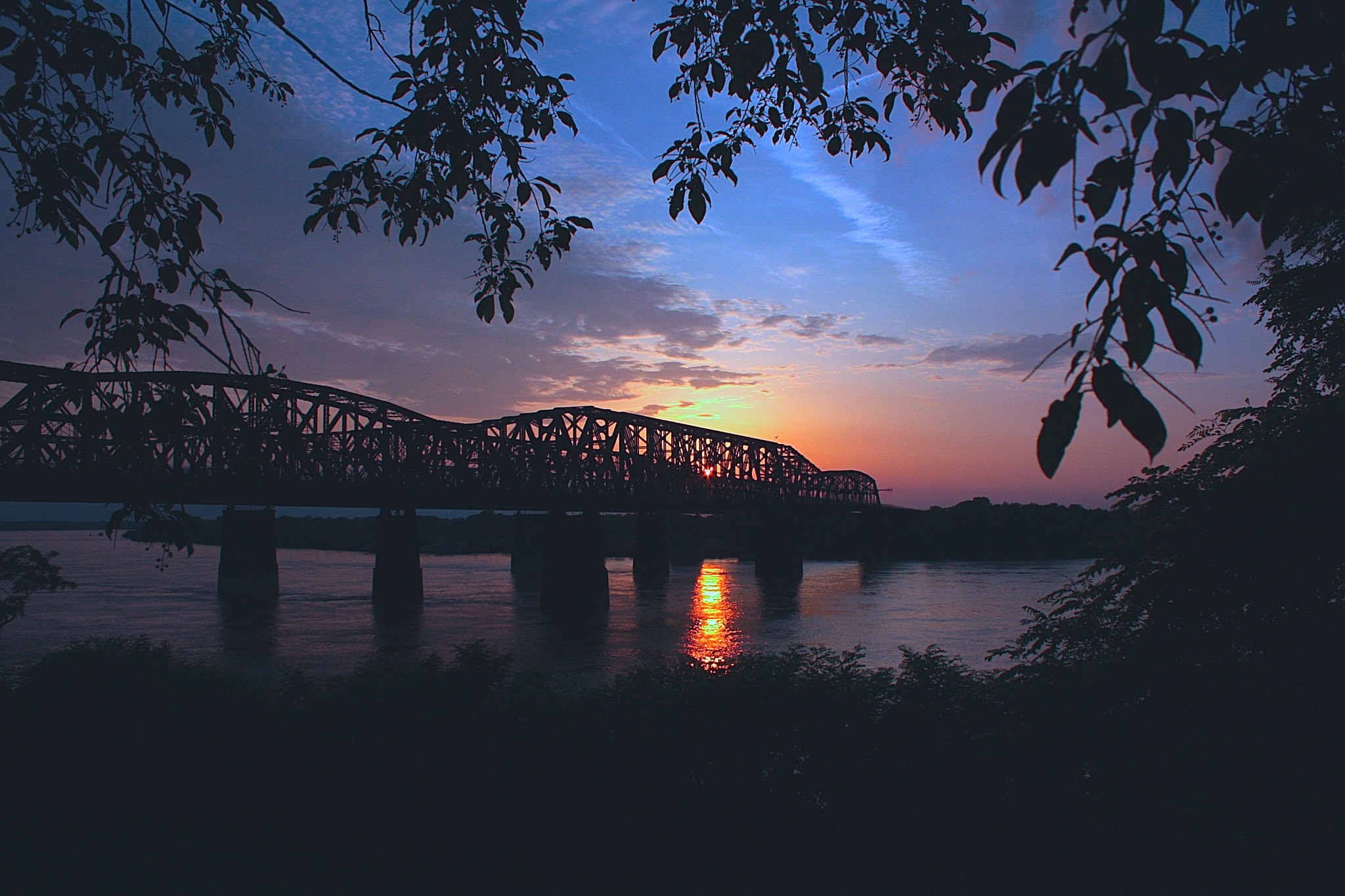 MISSISSIPPI RIVER SUNSET