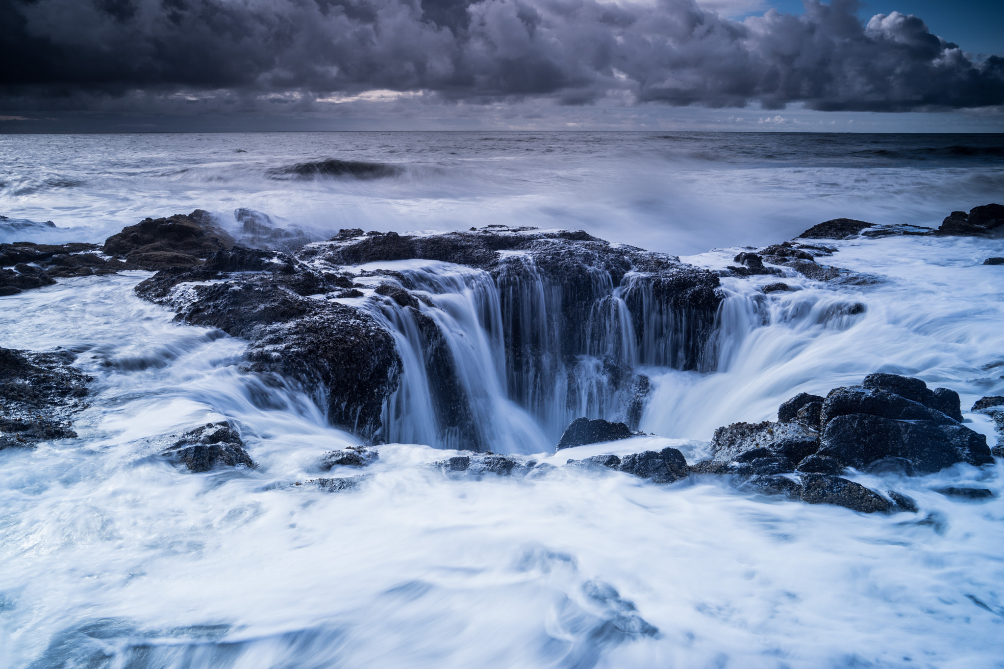 Thor's Well, Oregon by Pierre-Olivier Fortin / 500px