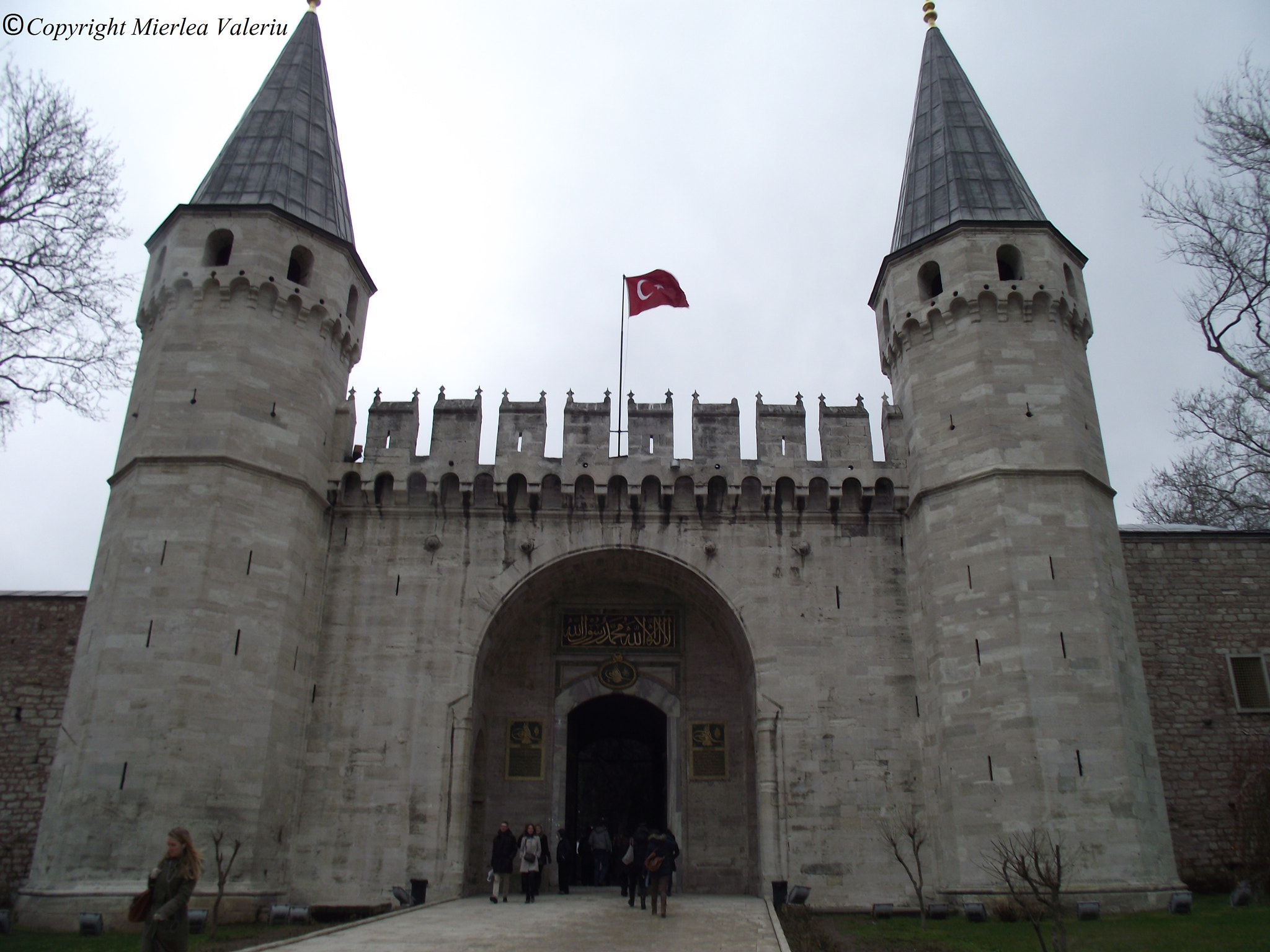 FujiFilm FinePix S2500HD (FinePix S2600HD) sample photo. Istanbul topkapi sarayi photography