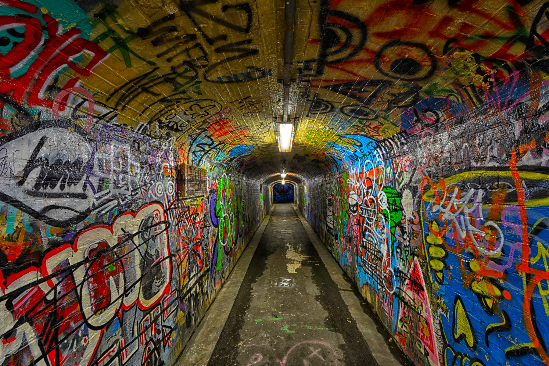 Граффити подземка