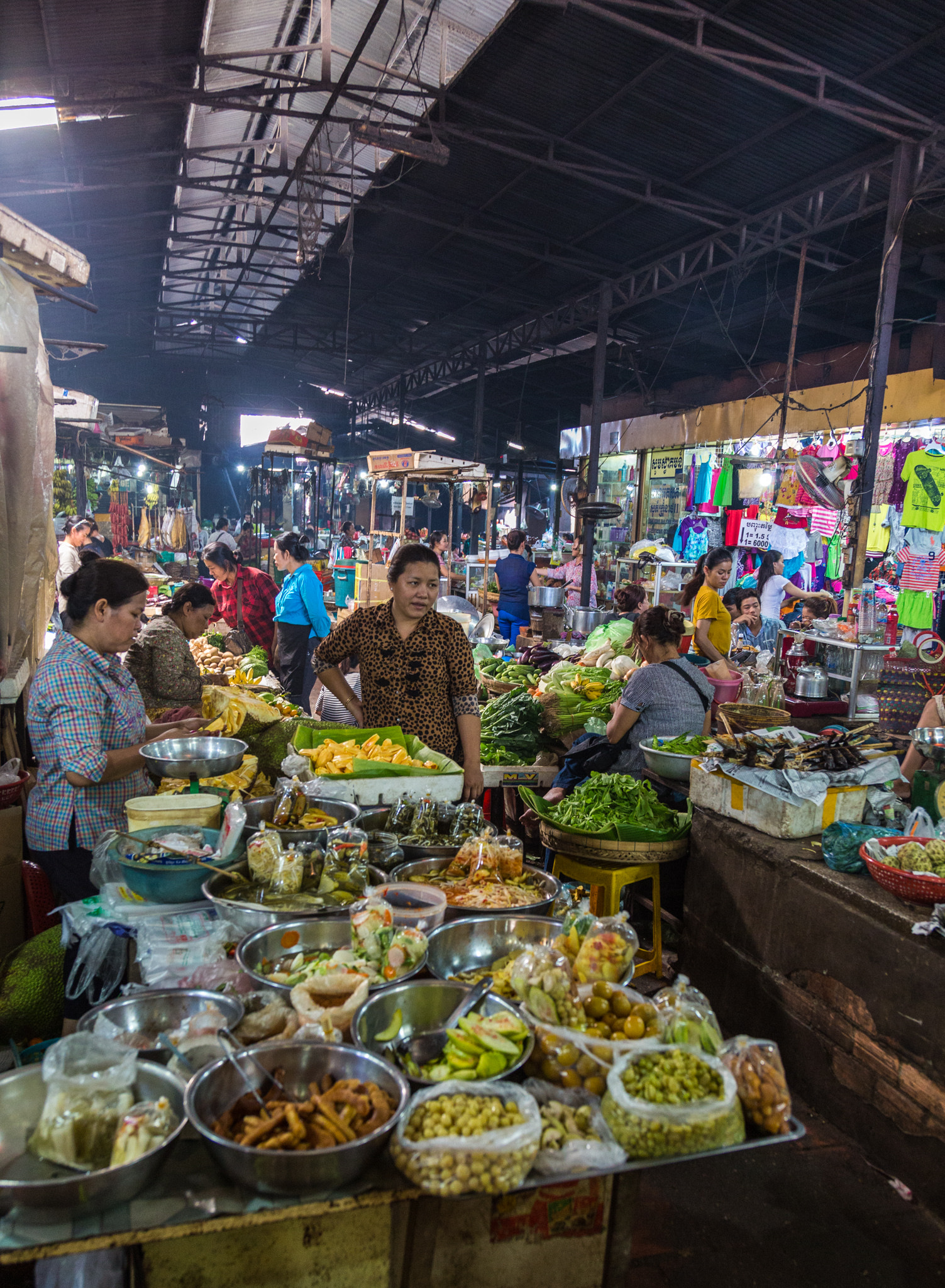 Cambodia - Phnom Penh - Russian Market - 25 03 2014
