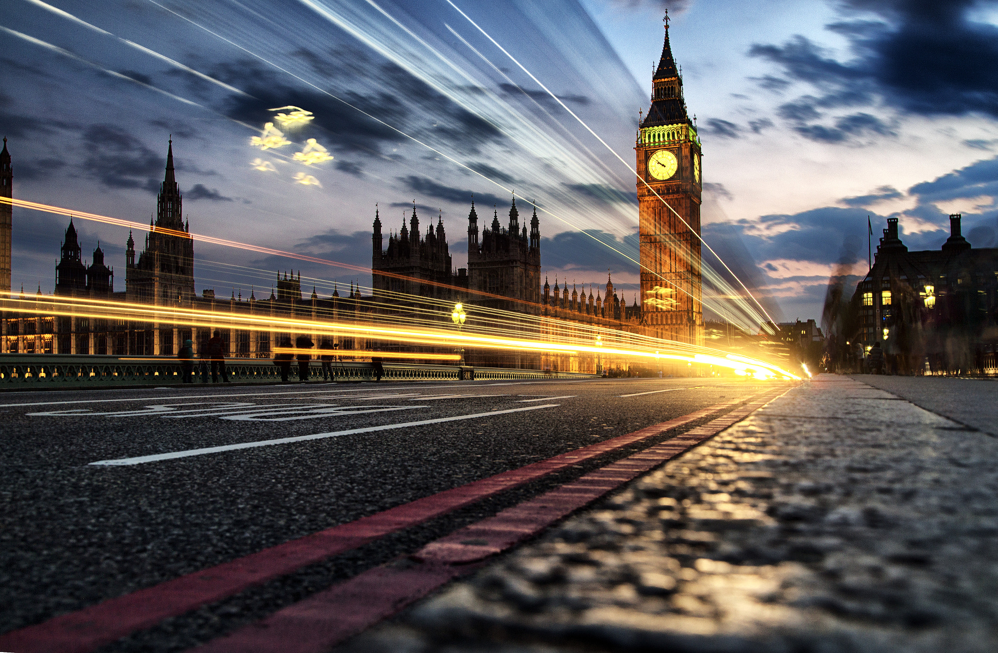 London lights by Tom Jeavons / 500px