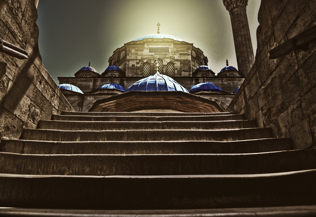 Sunrise at the mosque by Laurence Hills on 500px.com