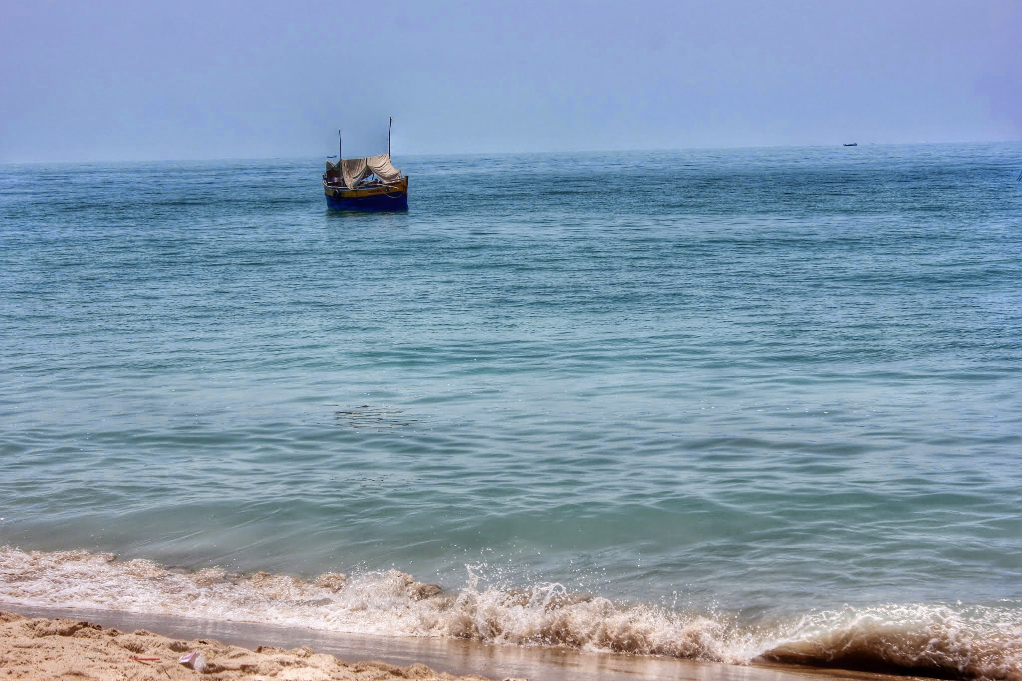 Canon EOS 550D (EOS Rebel T2i / EOS Kiss X4) sample photo. Blue ocean photography