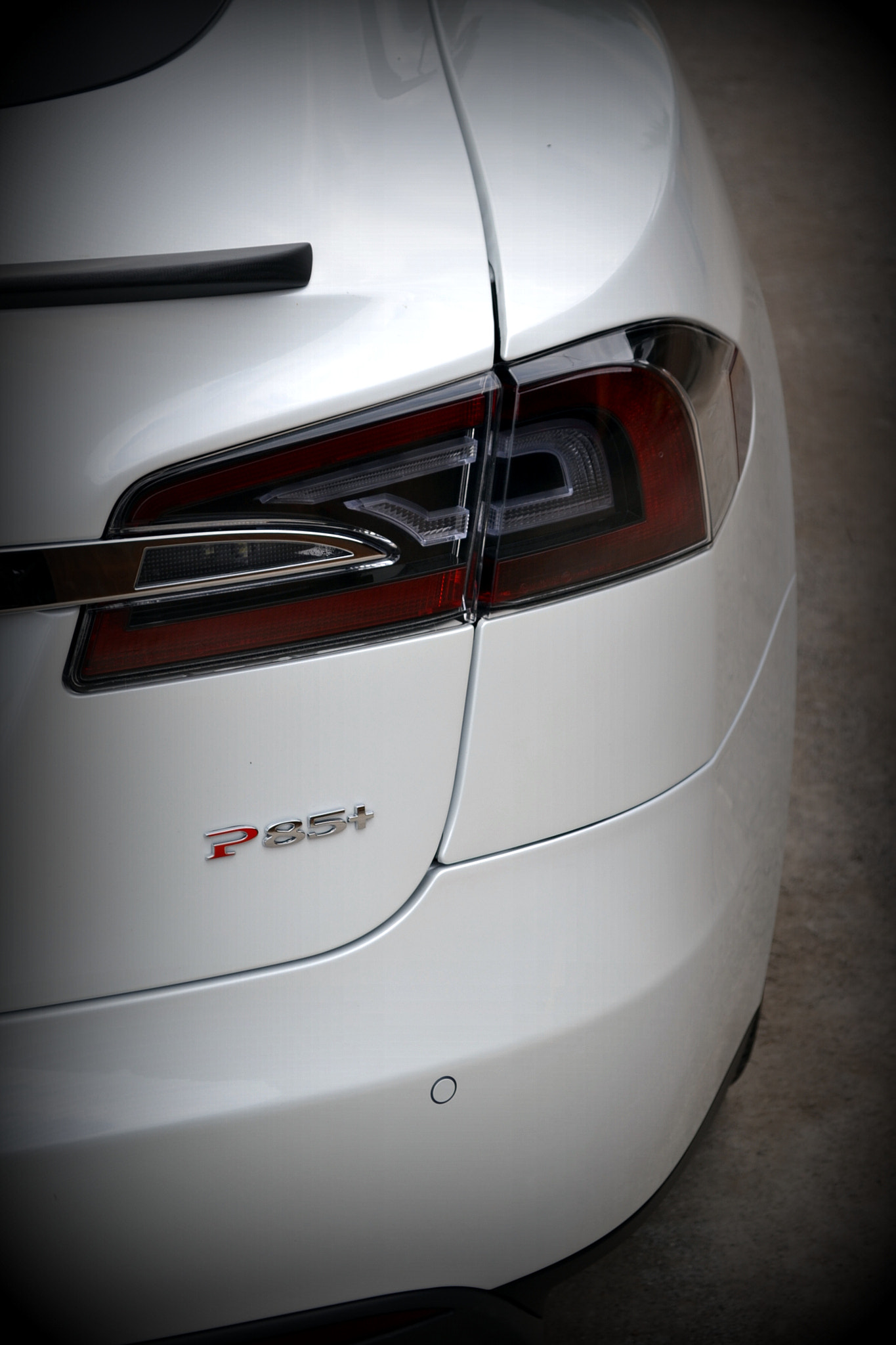 Tesla P85+